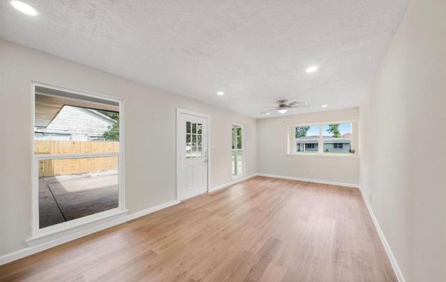 202 Sylvia Street, Deer Park, TX 77536