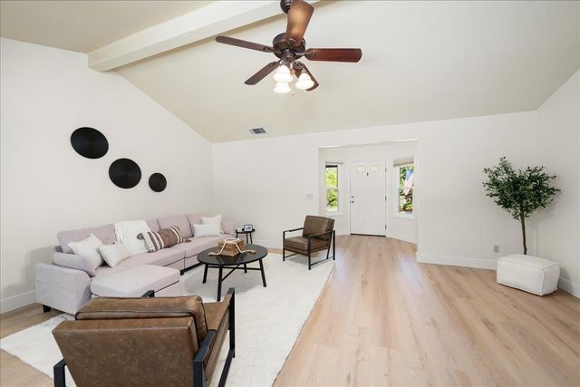 2971 Windsor Ct, Rescue, CA 95672