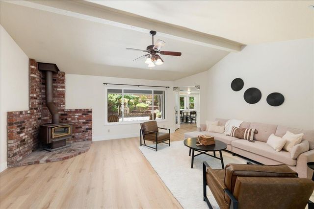 2971 Windsor Ct, Rescue, CA 95672