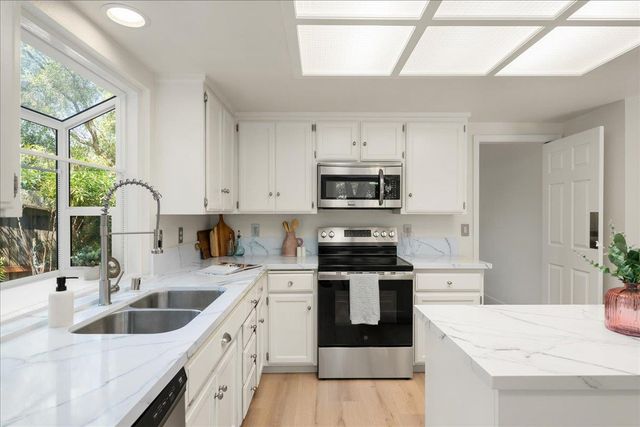 2971 Windsor Ct, Rescue, CA 95672