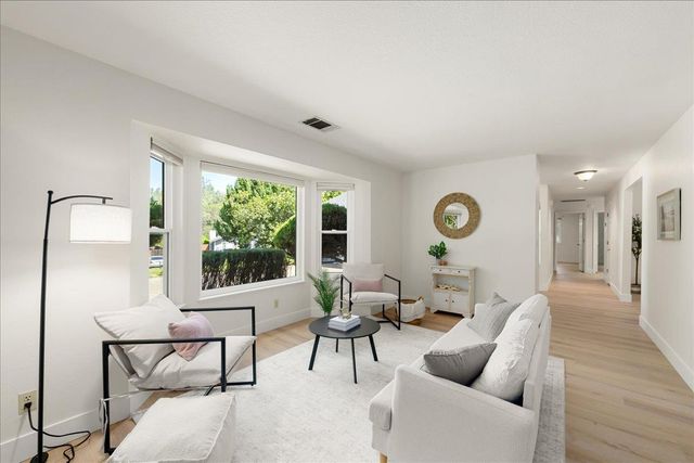 2971 Windsor Ct, Rescue, CA 95672