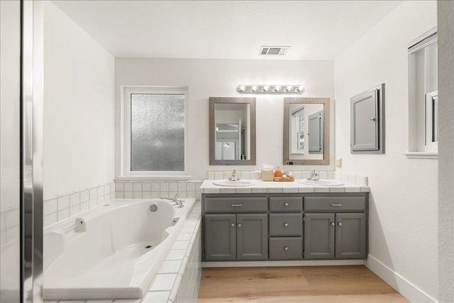 2971 Windsor Ct, Rescue, CA 95672