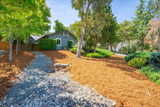 2971 Windsor Ct, Rescue, CA 95672