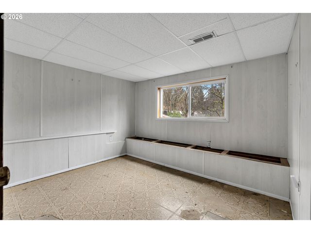 1320 Sw 31ST St, Gresham, OR 97080