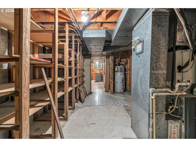 1320 Sw 31ST St, Gresham, OR 97080