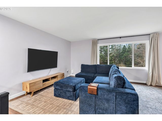 1320 Sw 31ST St, Gresham, OR 97080