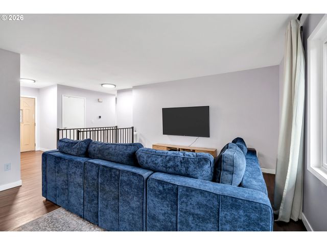 1320 Sw 31ST St, Gresham, OR 97080