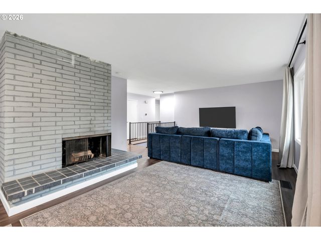 1320 Sw 31ST St, Gresham, OR 97080