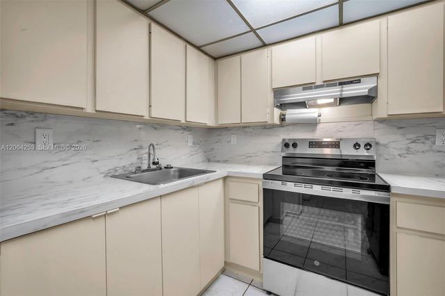 5249 NW 7th Street 416, Miami, FL 33126