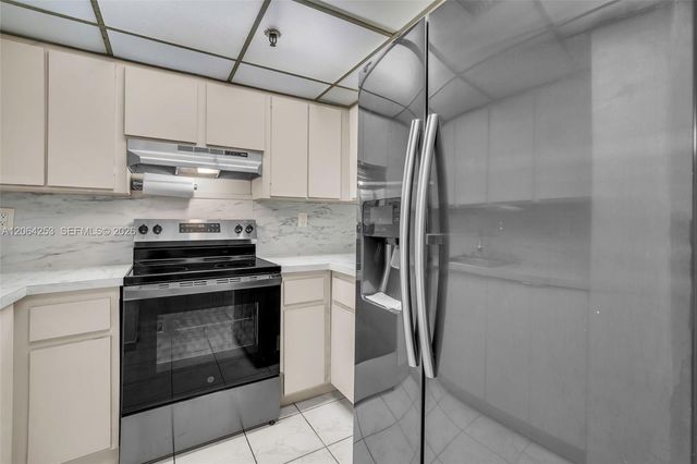 5249 NW 7th Street 416, Miami, FL 33126