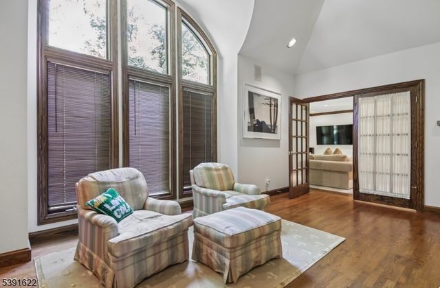 830 W Shore Dr, Kinnelon Boro, NJ 07405