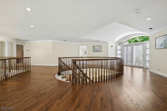 830 W Shore Dr, Kinnelon Boro, NJ 07405