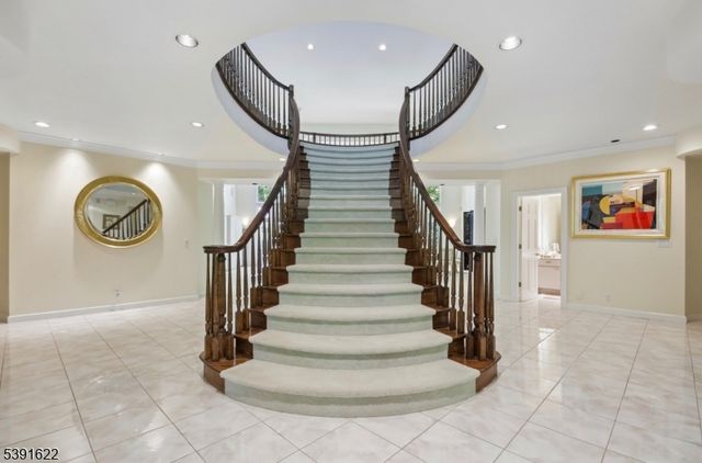 830 W Shore Dr, Kinnelon Boro, NJ 07405