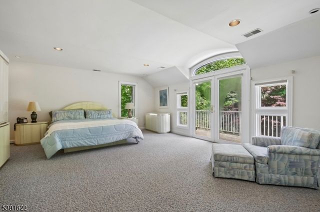 830 W Shore Dr, Kinnelon Boro, NJ 07405