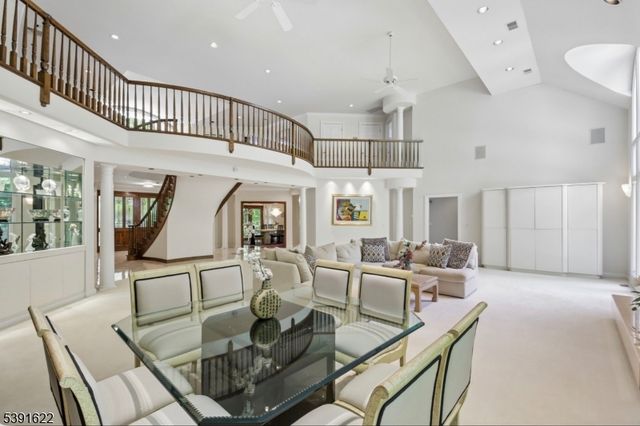 830 W Shore Dr, Kinnelon Boro, NJ 07405
