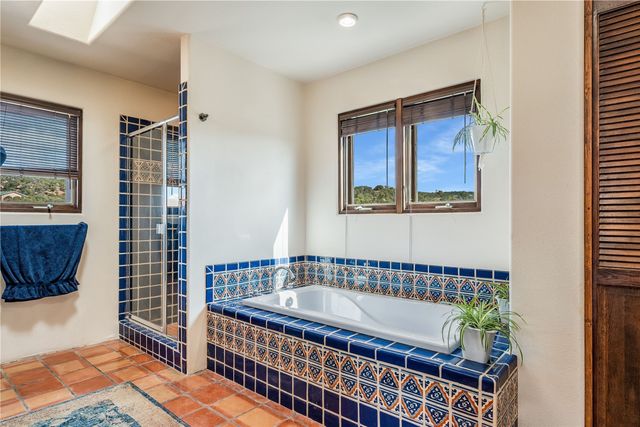 69 Ranchos Canoncito, Santa Fe, NM 87508