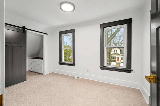 3127 33rd Avenue S, Minneapolis, MN 55406