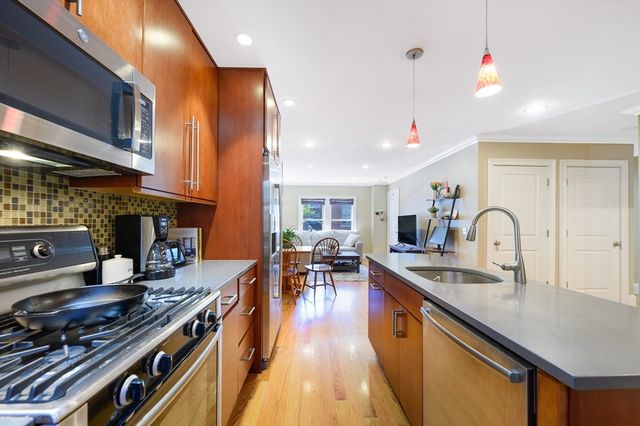 208-210 W 7th Street 1, Boston, MA 02127