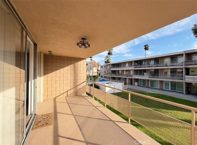 6979 Palm Court N242, Riverside, CA 92506