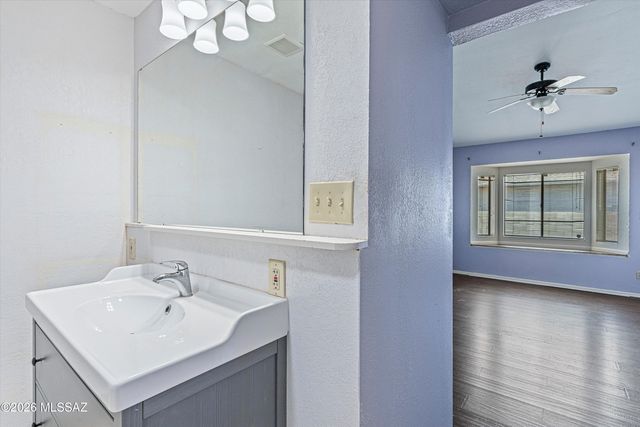 4735 S Windrose Drive, Tucson, AZ 85730