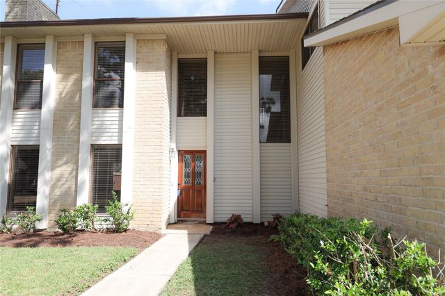 10819 Sagerock Drive, Houston, TX 77089