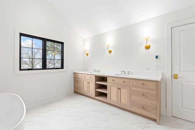 1310 N Eagle Street, Naperville, IL 60563