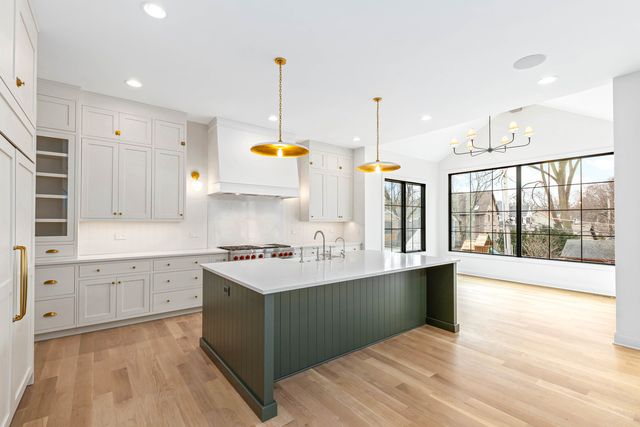 1310 N Eagle Street, Naperville, IL 60563