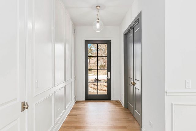 1310 N Eagle Street, Naperville, IL 60563