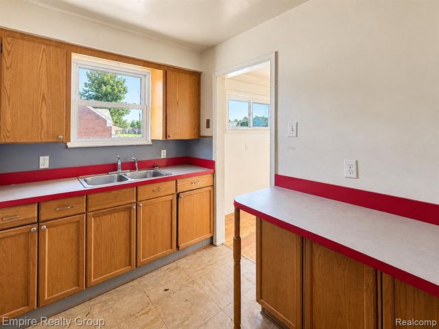 3167 E Outer Drive, Detroit, MI 48234