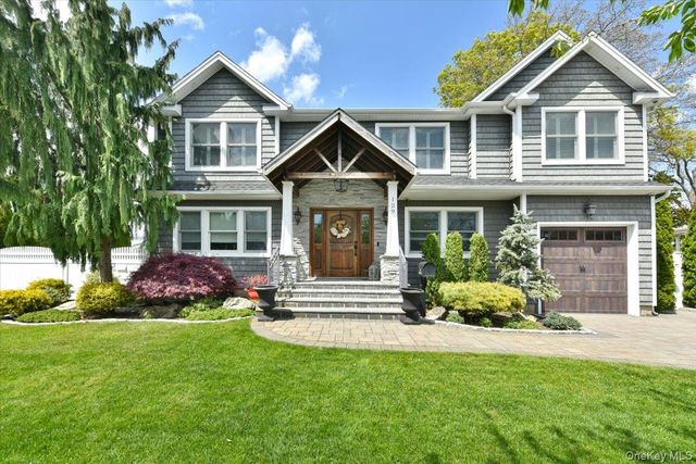 129 Commonwealth Avenue, Massapequa, NY 11758
