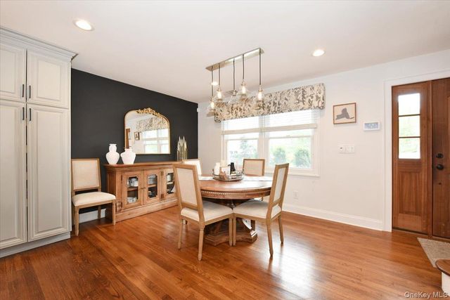 129 Commonwealth Avenue, Massapequa, NY 11758