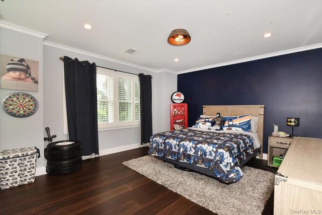 129 Commonwealth Avenue, Massapequa, NY 11758