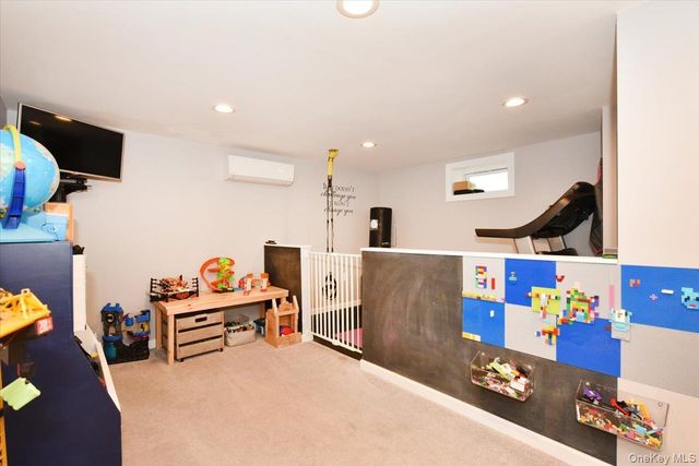 129 Commonwealth Avenue, Massapequa, NY 11758