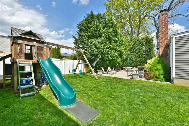 129 Commonwealth Avenue, Massapequa, NY 11758