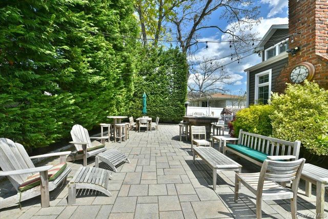 129 Commonwealth Avenue, Massapequa, NY 11758