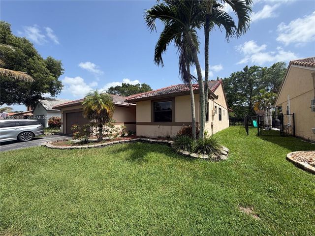 15600 Gauntlet Hall Mnr, Davie, FL 33331