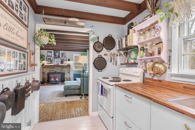 4992 SAINT DAVIDS CHURCH RD, Fort Valley, VA 22652