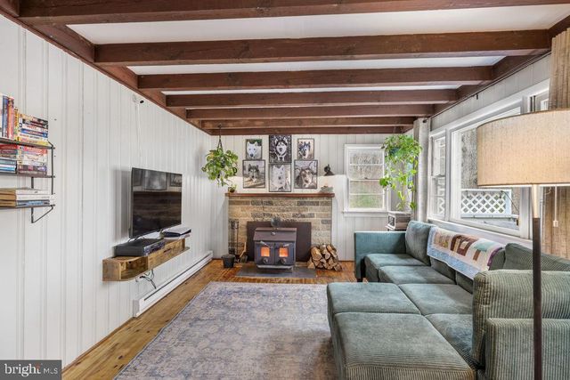 4992 SAINT DAVIDS CHURCH RD, Fort Valley, VA 22652