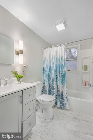 4992 SAINT DAVIDS CHURCH RD, Fort Valley, VA 22652