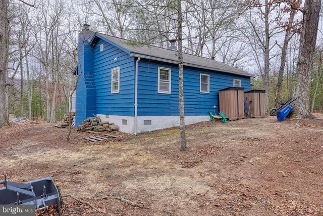 4992 SAINT DAVIDS CHURCH RD, Fort Valley, VA 22652