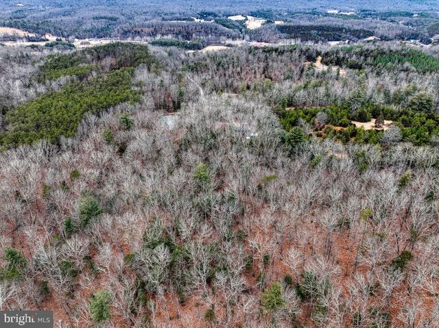 4992 SAINT DAVIDS CHURCH RD, Fort Valley, VA 22652