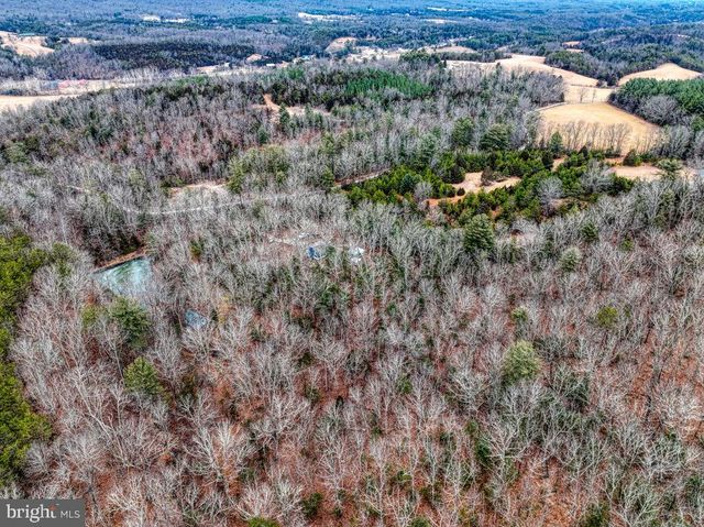 4992 SAINT DAVIDS CHURCH RD, Fort Valley, VA 22652