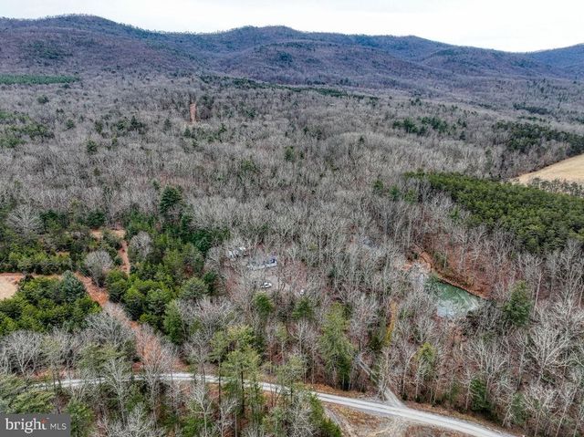 4992 SAINT DAVIDS CHURCH RD, Fort Valley, VA 22652