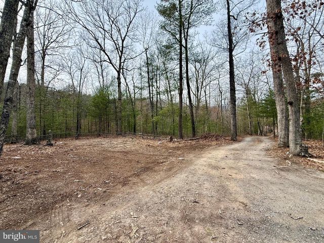 4992 SAINT DAVIDS CHURCH RD, Fort Valley, VA 22652