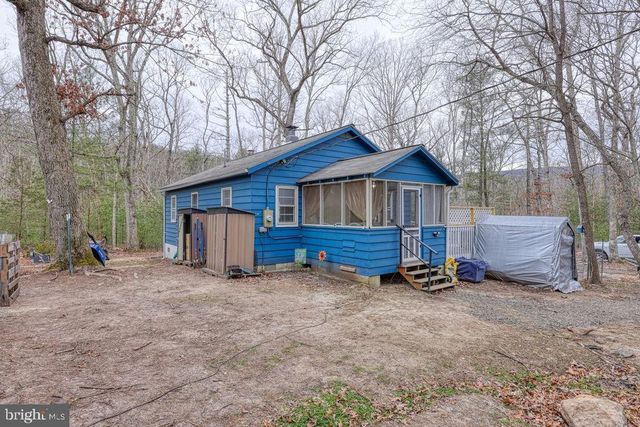 4992 SAINT DAVIDS CHURCH RD, Fort Valley, VA 22652