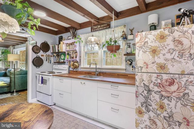 4992 SAINT DAVIDS CHURCH RD, Fort Valley, VA 22652