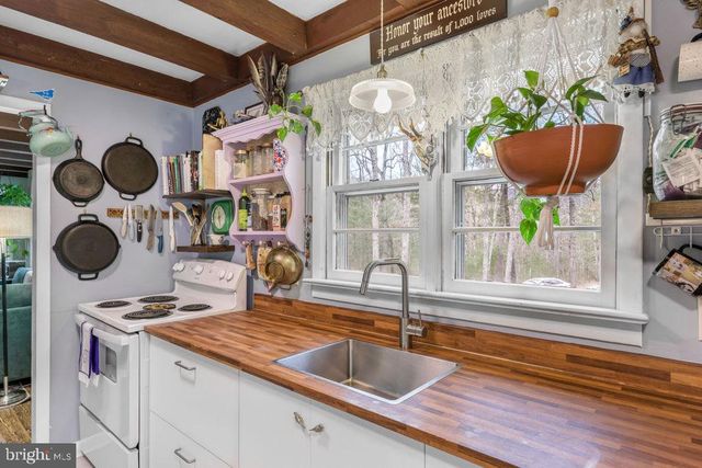 4992 SAINT DAVIDS CHURCH RD, Fort Valley, VA 22652