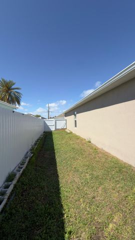 2507 SE Charleston Drive, Port St. Lucie, Port St Lucie, FL 34952