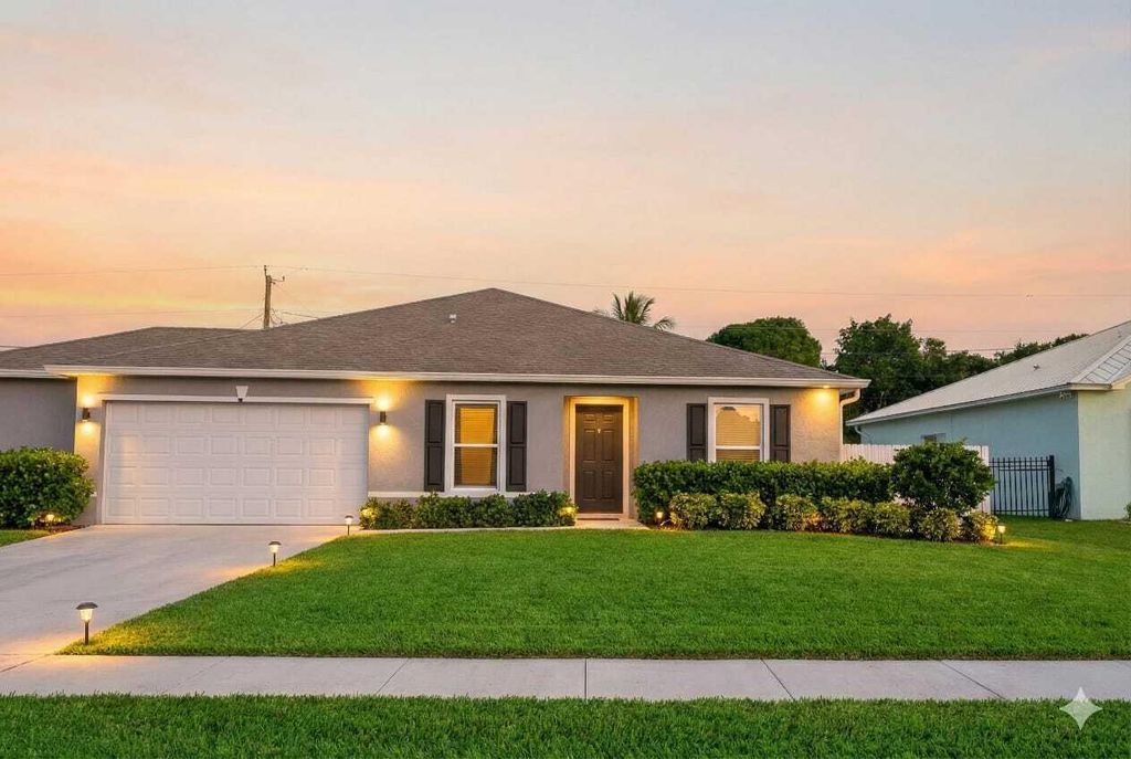 2507 SE Charleston Drive, Port St. Lucie, Port St Lucie, FL 34952