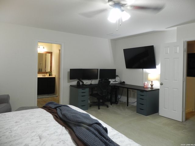 10211 FOSSIL VLY, San Antonio, TX 78245